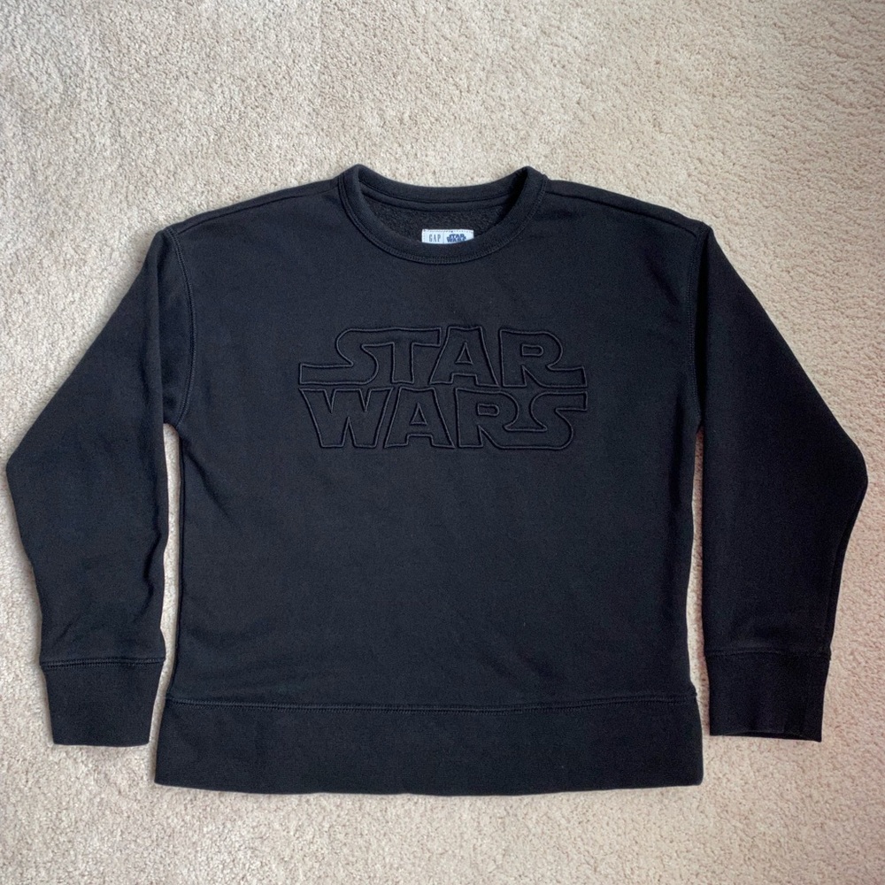 Gap boys size Medium (8) black Star Wars sweatshirt.